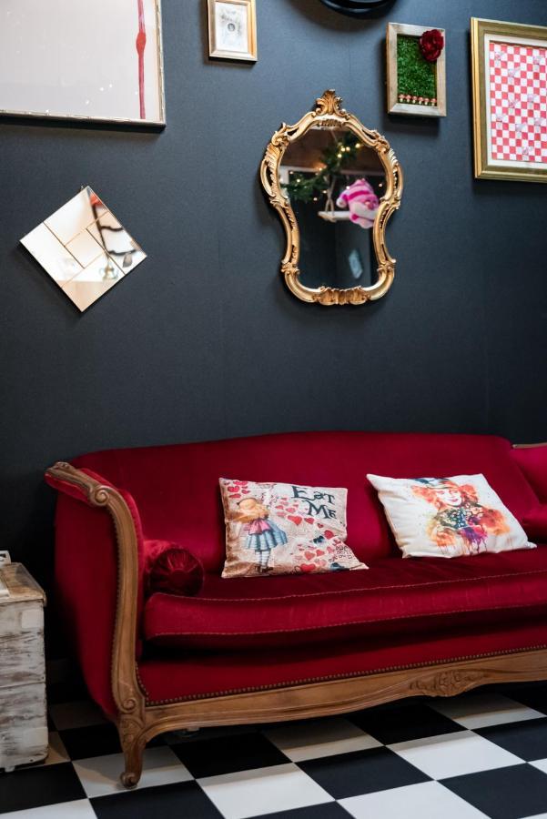 Insolite Alice In Wonderland Gujan-Mestras Zewnętrze zdjęcie