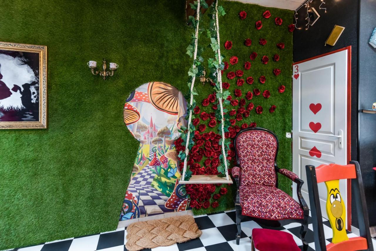 Insolite Alice In Wonderland Gujan-Mestras Zewnętrze zdjęcie
